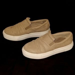 MIA Women's Tan Faux Leather, Slip-on Sneaker, size 6
